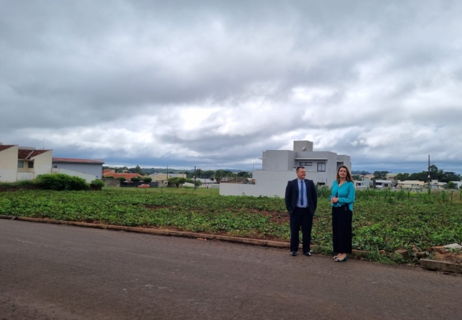 Marilena Winter e o presidente da OAB Campo Mourão, Andrey Legnani